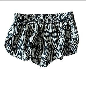 NWT Caffe Women’s Swim Shorts Coverup Black Cream Size Small